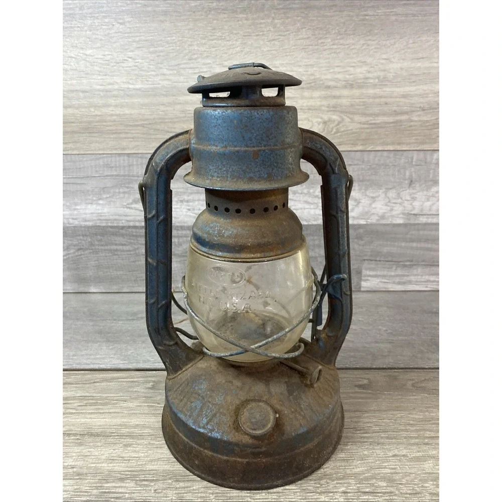 Vintage Dietz Little Wizard Blue Kerosene Lantern USA Clear Glass Globe Rust
